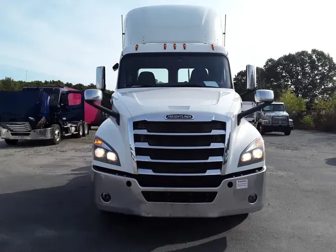 2020 FREIGHTLINER/MERCEDES NEW CASCADIA 126