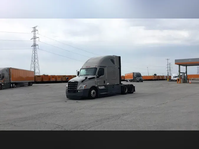 2023 Freightliner Cascadia 126ee95fd7c53d5b28f91d262bad25b3efe