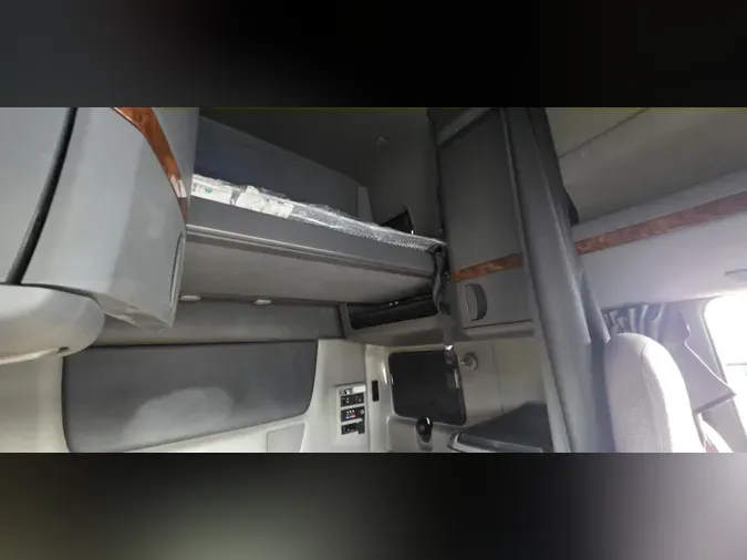 2022 International LT625