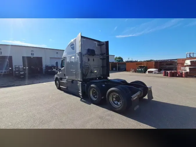 2023 Freightliner Cascadia 126