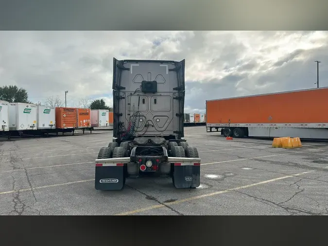 2023 Freightliner Cascadia 126