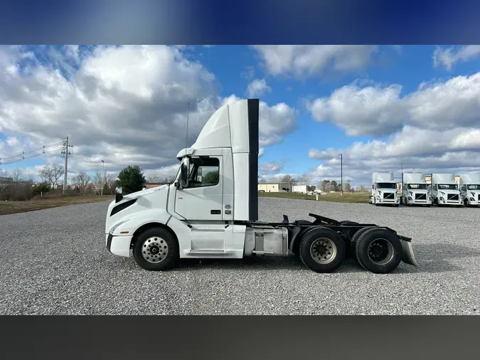 2018 Volvo VNL300