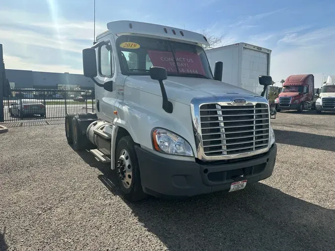 2019 FREIGHTLINER/MERCEDES CASCADIA 125