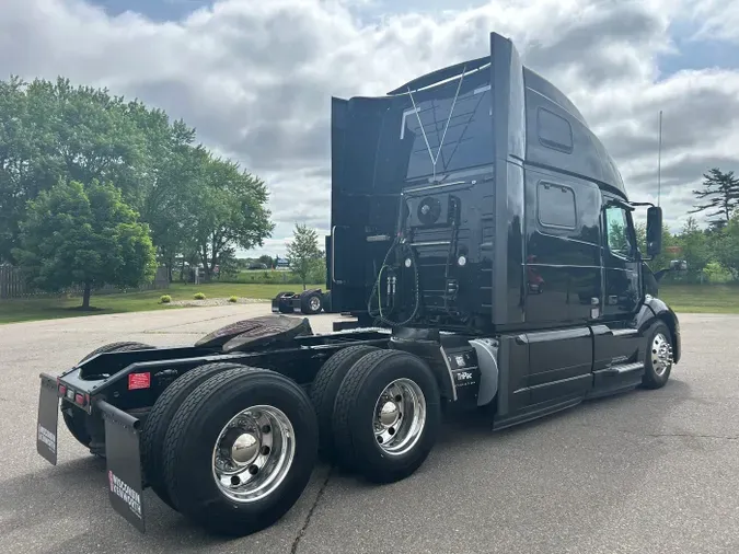 2021 Volvo VNL 860