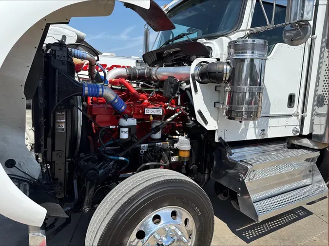 2023 Kenworth W900