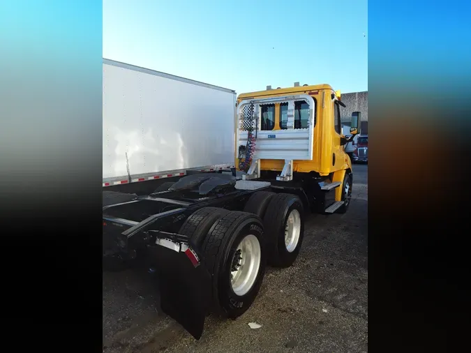 2018 FREIGHTLINER/MERCEDES CASCADIA 113