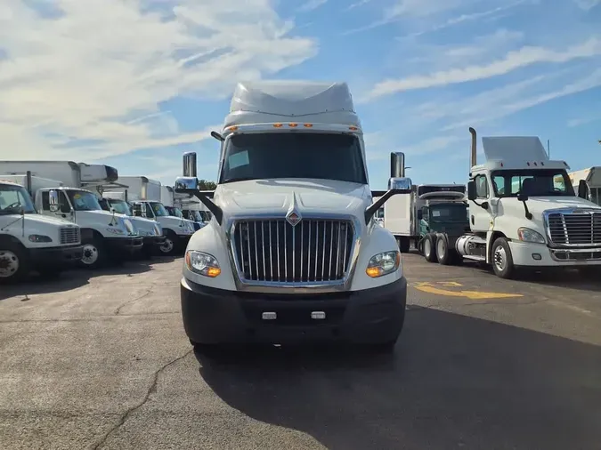 2019 NAVISTAR INTERNATIONAL LT625 SLPR CAB