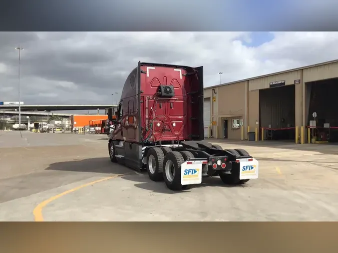 2022 Freightliner Cascadia 126eea4bfb28eb8d8b852aa56ff74f211fa