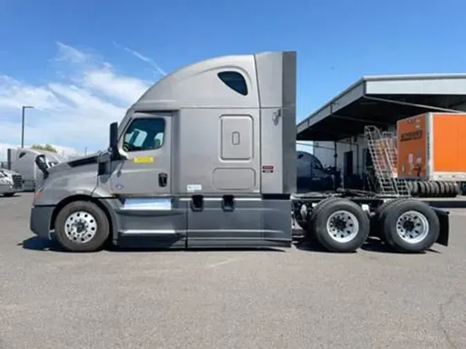 2023 Freightliner Cascadia