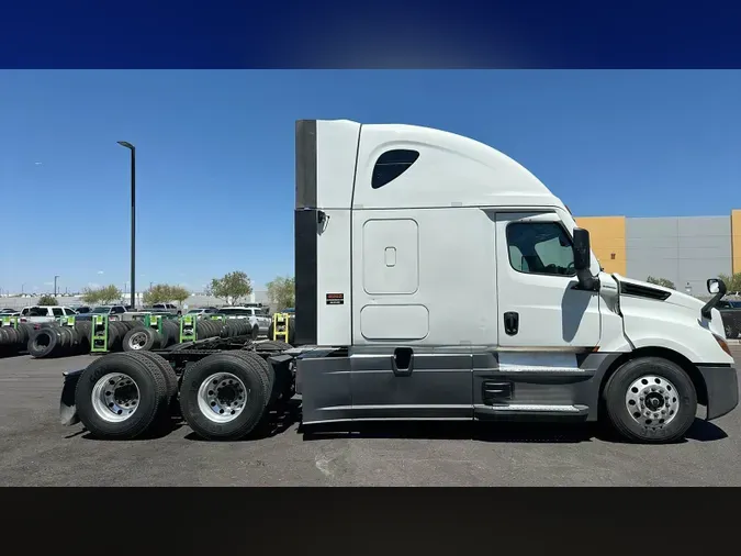 2024 Freightliner Cascadia 126