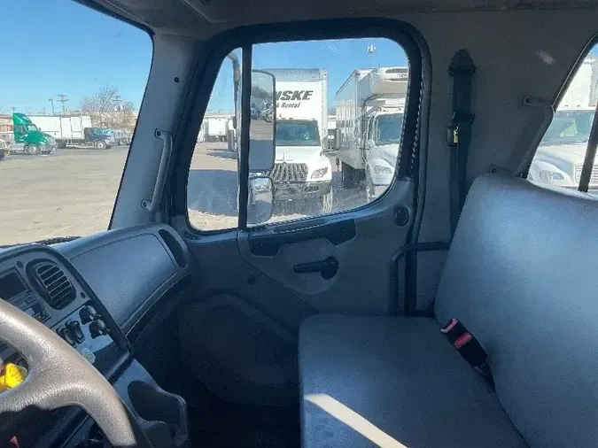 2016 Freightliner M2