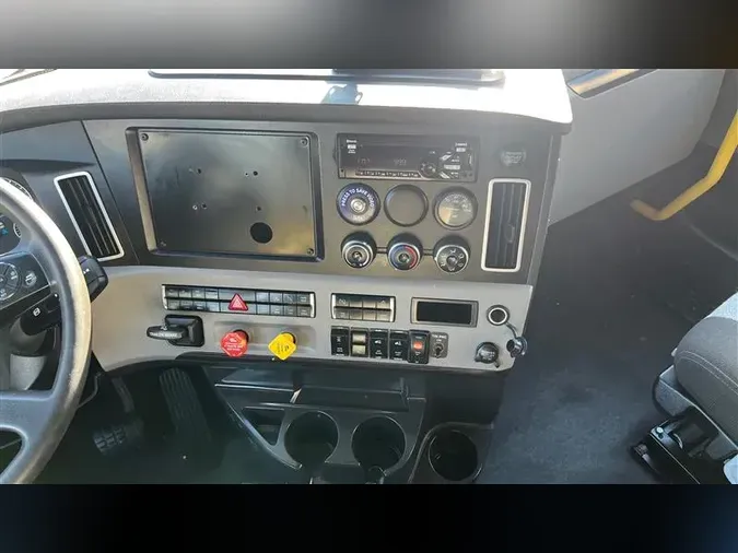 2021 FREIGHTLINER CA126