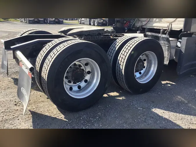 2023 Freightliner Cascadia 126eeab629ee8b4bb272c4fe48d2acba223