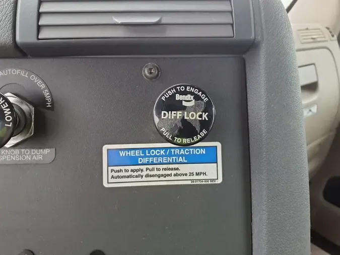 2019 FREIGHTLINER/MERCEDES CASCADIA 113