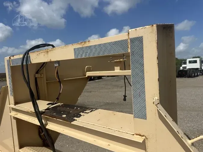2023 EAST TEXAS TRAILERS 30' HYDRAULIC TILT DECK GOOSENECK