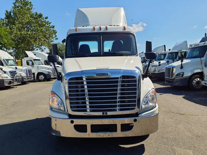 2018 FREIGHTLINER/MERCEDES CASCADIA 125