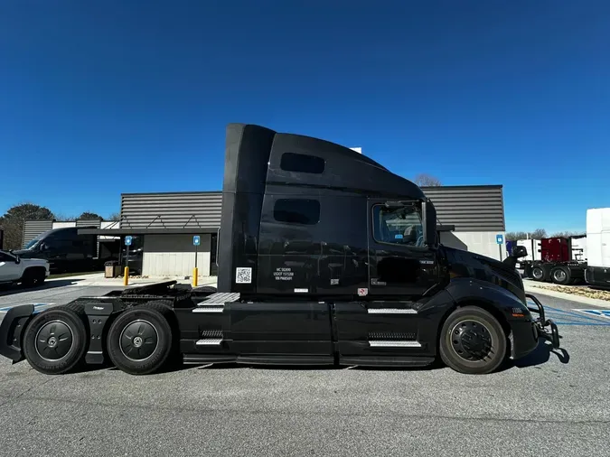 2023 Volvo VNL64T760