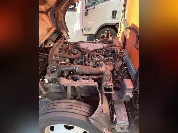 2019 ISUZU NQR