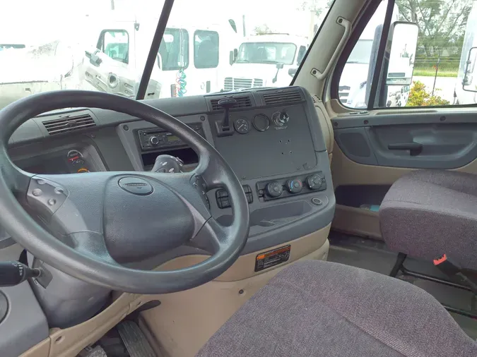 2016 FREIGHTLINER/MERCEDES CASCADIA 113