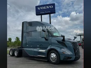 2025 VOLVO VNL64T860