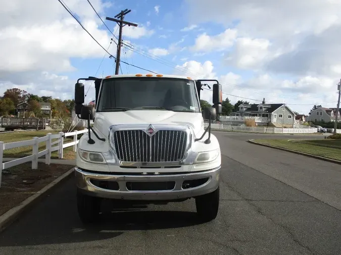 2017 INTERNATIONAL 4300
