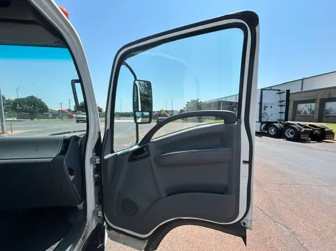2019 ISUZU NPR-HD