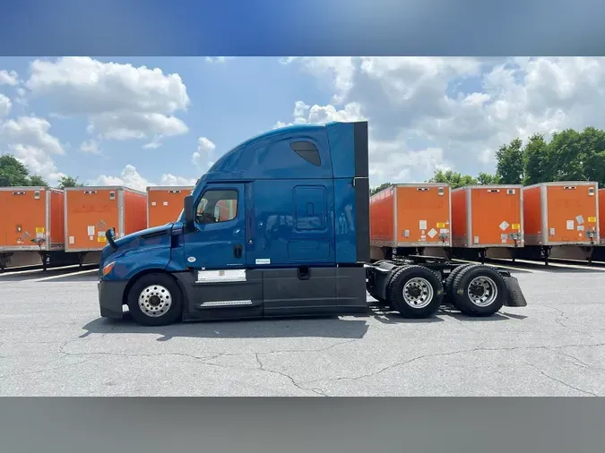 2023 Freightliner Cascadia 126