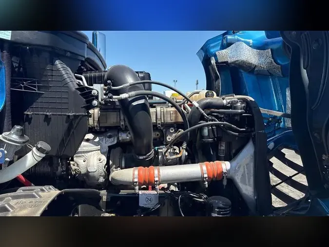 2021 FREIGHTLINER CA126