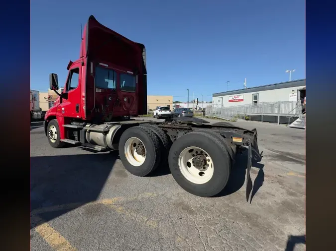 2019 FREIGHTLINER CASCADIA 125