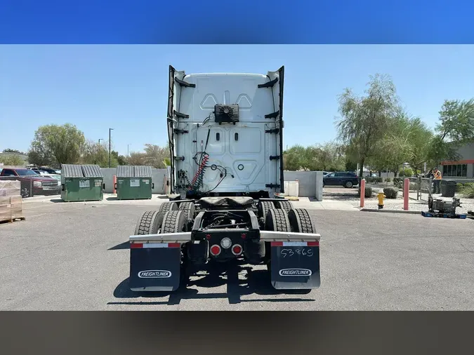 2023 Freightliner Cascadia 126