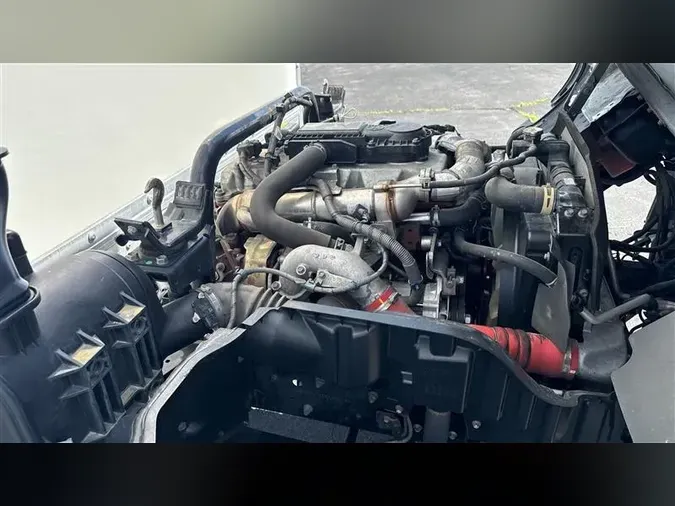2019 HINO 195
