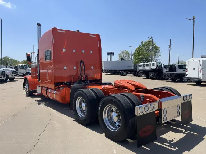 2023 Peterbilt 389