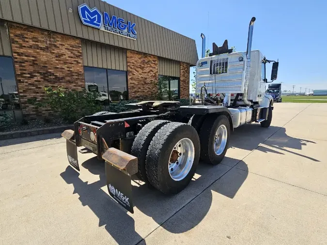 2023 VOLVO VHD64FT300eed21ff0ec37e288b1d11553641b512a