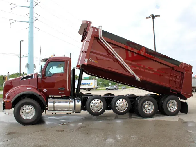 2025 Kenworth T880 Short Hood