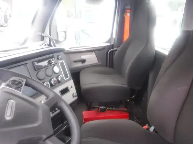 2019 FREIGHTLINER NEW CASCADIA 126