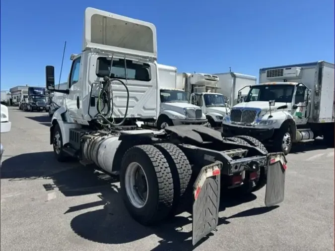2019 NAVISTAR INTERNATIONAL RH613 DAYCAB S/A
