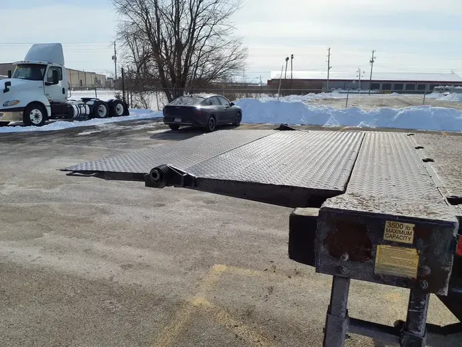 2015 FREIGHTLINER/MERCEDES M2 106