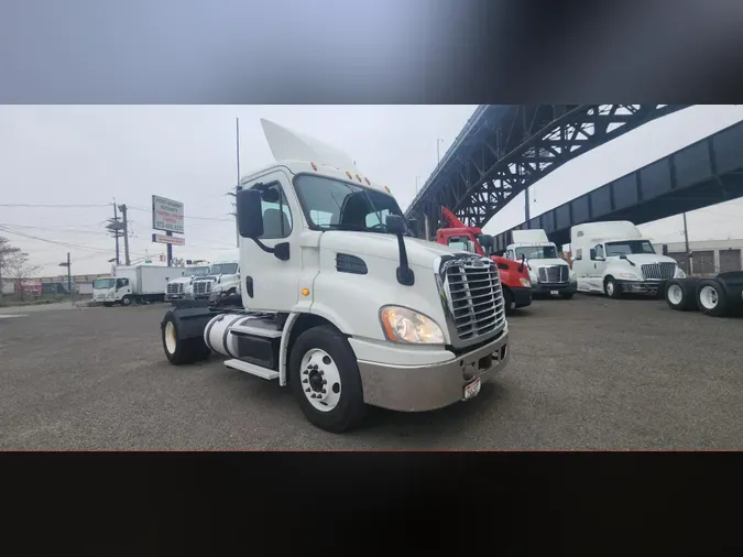 2018 FREIGHTLINER/MERCEDES CASCADIA 113