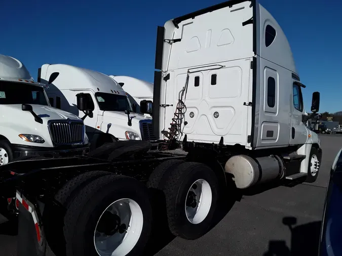 2015 FREIGHTLINER/MERCEDES CASCADIA 125