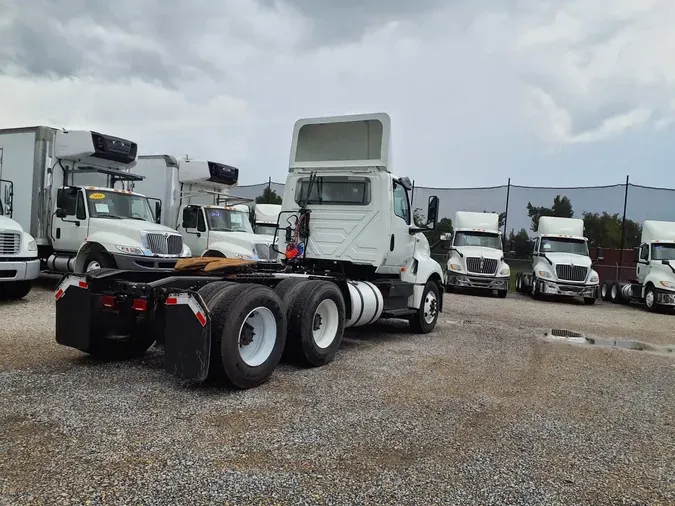 2019 NAVISTAR INTERNATIONAL LT625 DAYCAB T/A