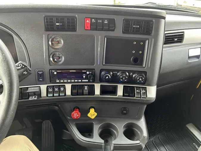 2023 Kenworth T680