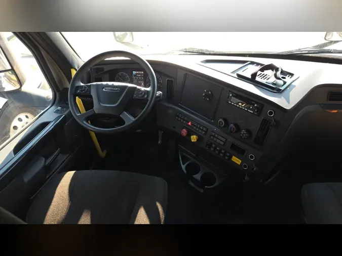 2025 Freightliner Cascadia 126