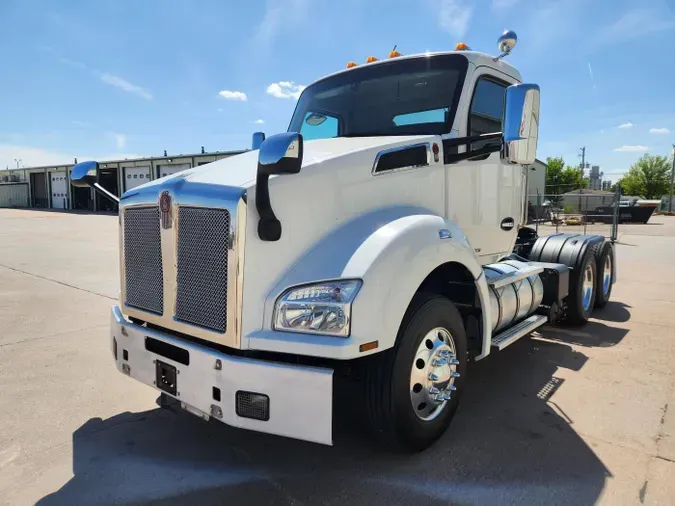 2022 Kenworth T880