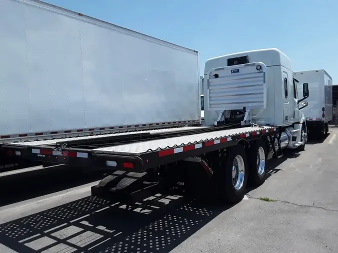 2019 FREIGHTLINER NEW CASCADIA 126