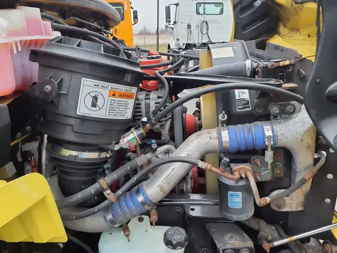 2017 FREIGHTLINER/MERCEDES M2 106