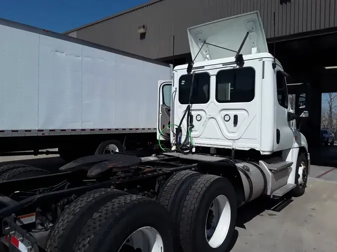 2019 FREIGHTLINER/MERCEDES CASCADIA 125