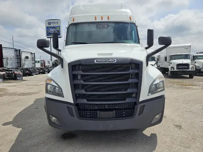 2021 FREIGHTLINER CASCADIA CA126