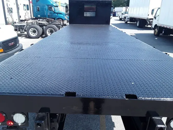 2018 FREIGHTLINER M2 106