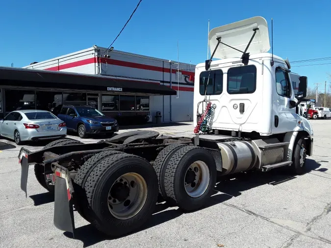 2017 FREIGHTLINER/MERCEDES CASCADIA 113