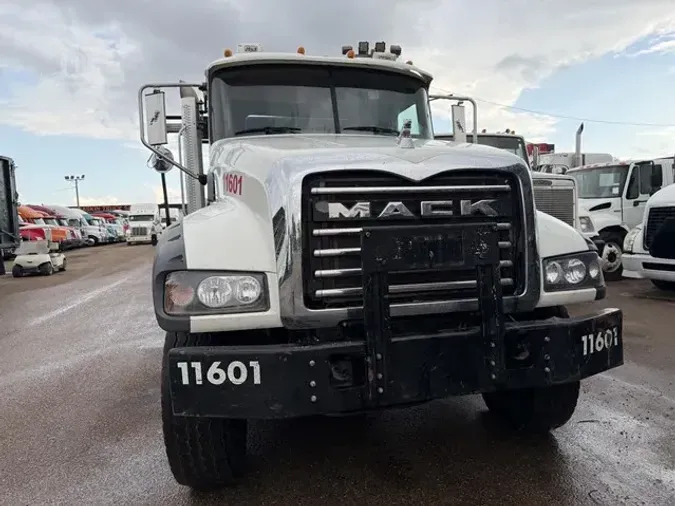 2016 MACK GRANITE GU713